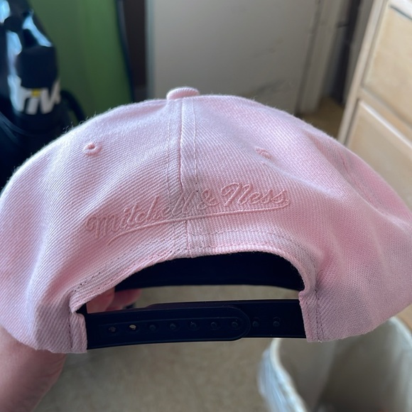 Almost new Mitchell&Ness, pink black bill, Chicago Bulls hat - Picture 3 of 3